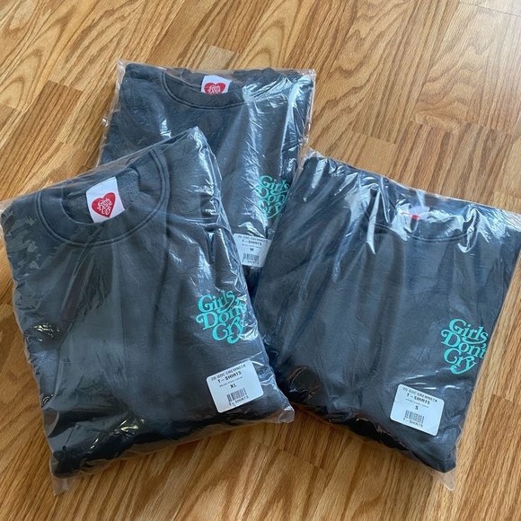 NEW GIRLS DON'T CRY GDC TONAL VINTAGE BLACK CREWNECK SZ SMALL - Picture 10 of 10